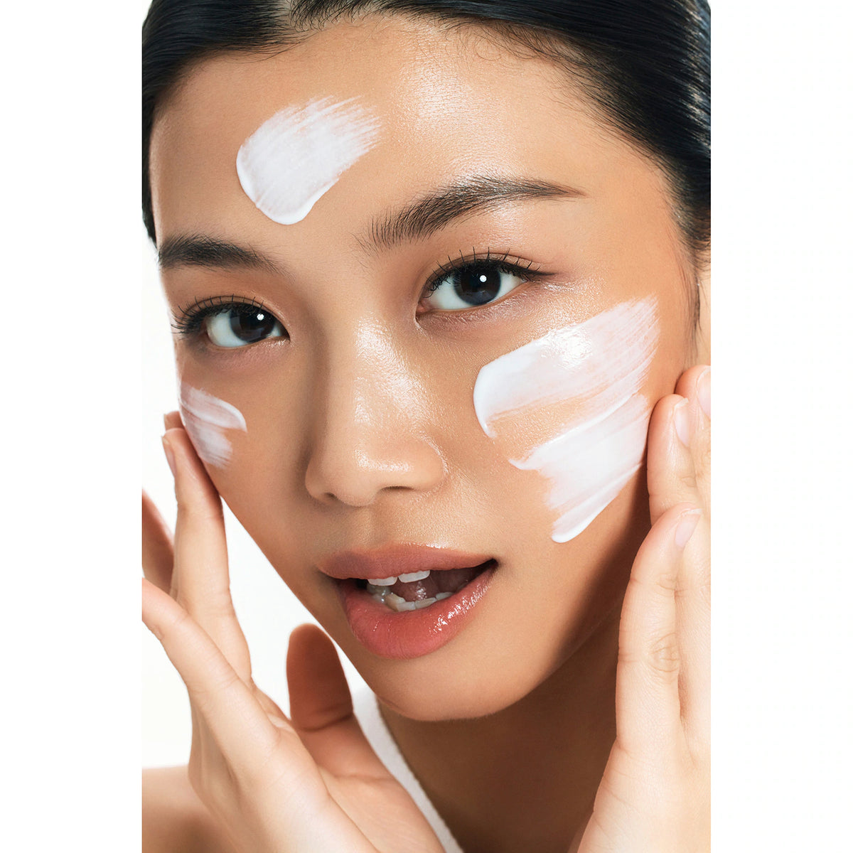 Anua Zero-Cast Moisturizing Finish Sunscreen SPF50 50 ml