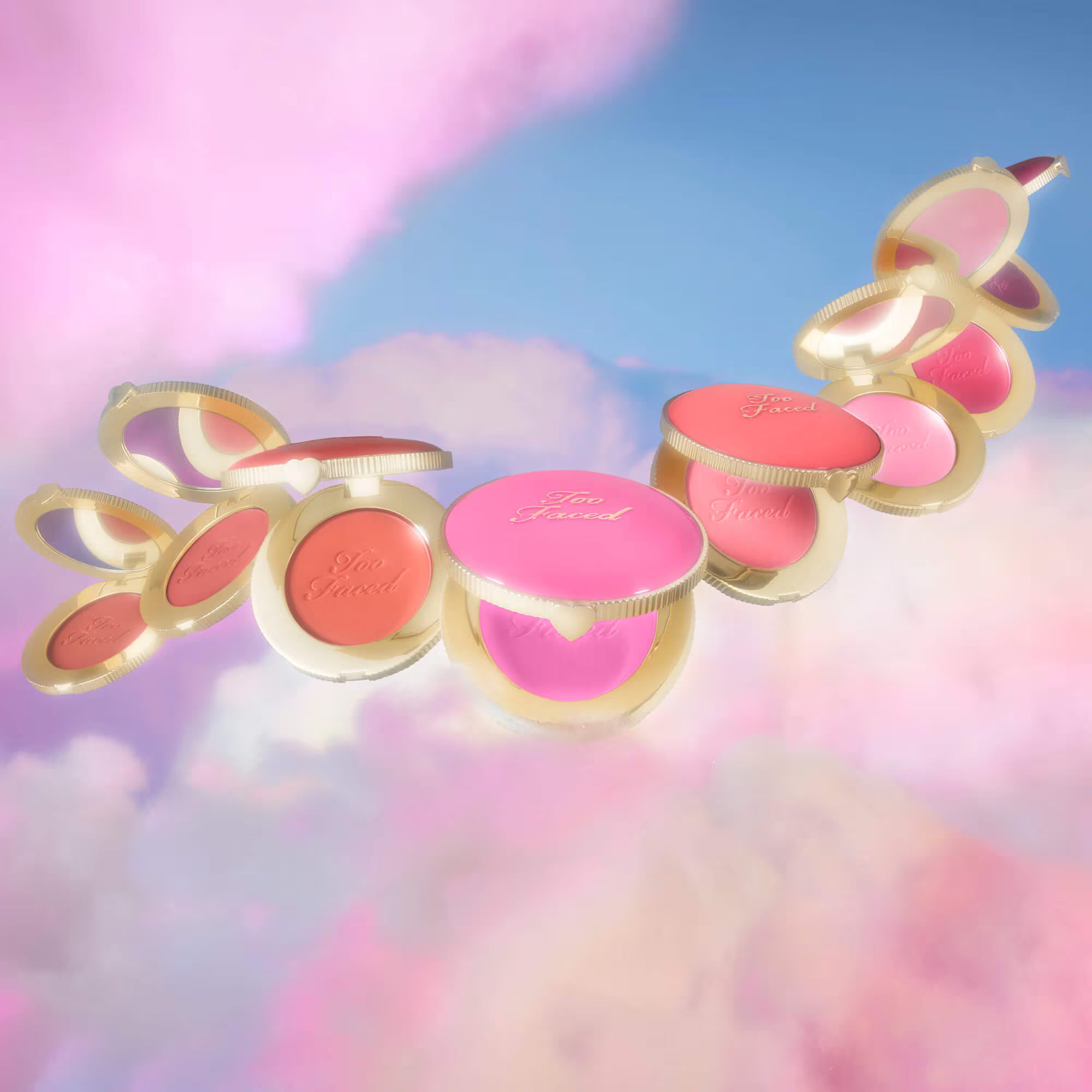 Cloud Crush Blurring Blush -ref: Candy Clouds