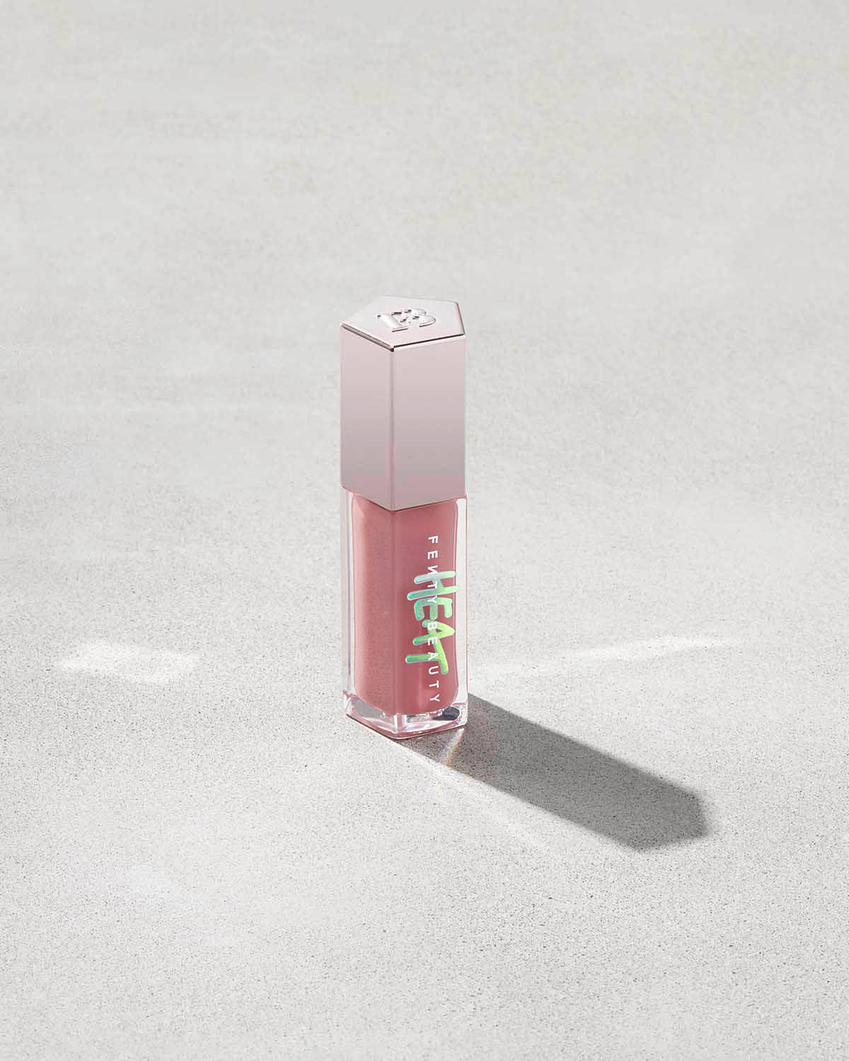 GLOSS BOMB HEAT UNIVERSAL LIP LUMINIZER + PLUMPER - ref : 02 FU$$Y HEAT