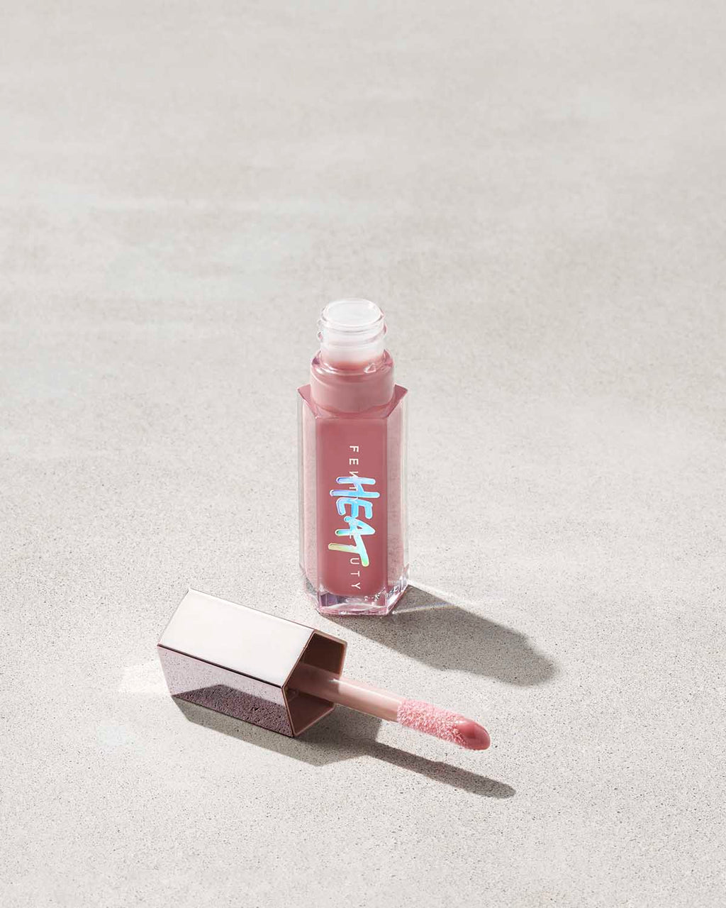 GLOSS BOMB HEAT UNIVERSAL LIP LUMINIZER + PLUMPER - ref : 02 FU$$Y HEAT