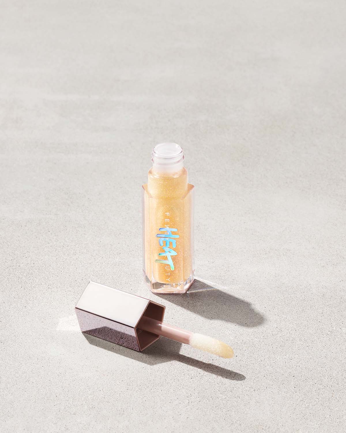 GLOSS BOMB HEAT UNIVERSAL LIP LUMINIZER + PLUMPER - ref : 05 LEMON LAVA