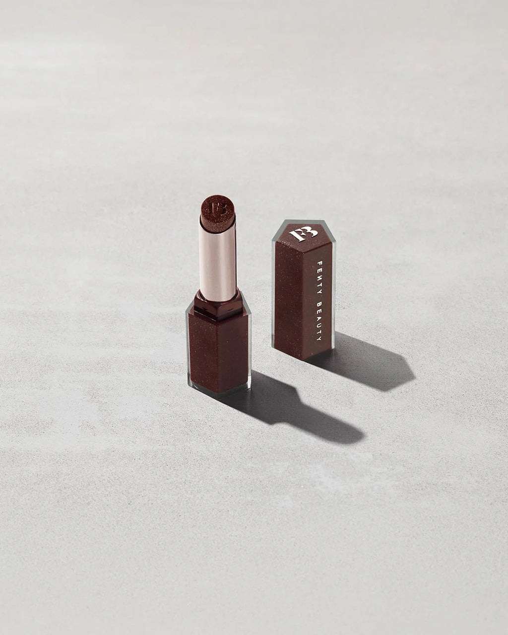 Gloss Bomb Stix Bâton de gloss haute brillance -ref: HOT CHOCOLIT