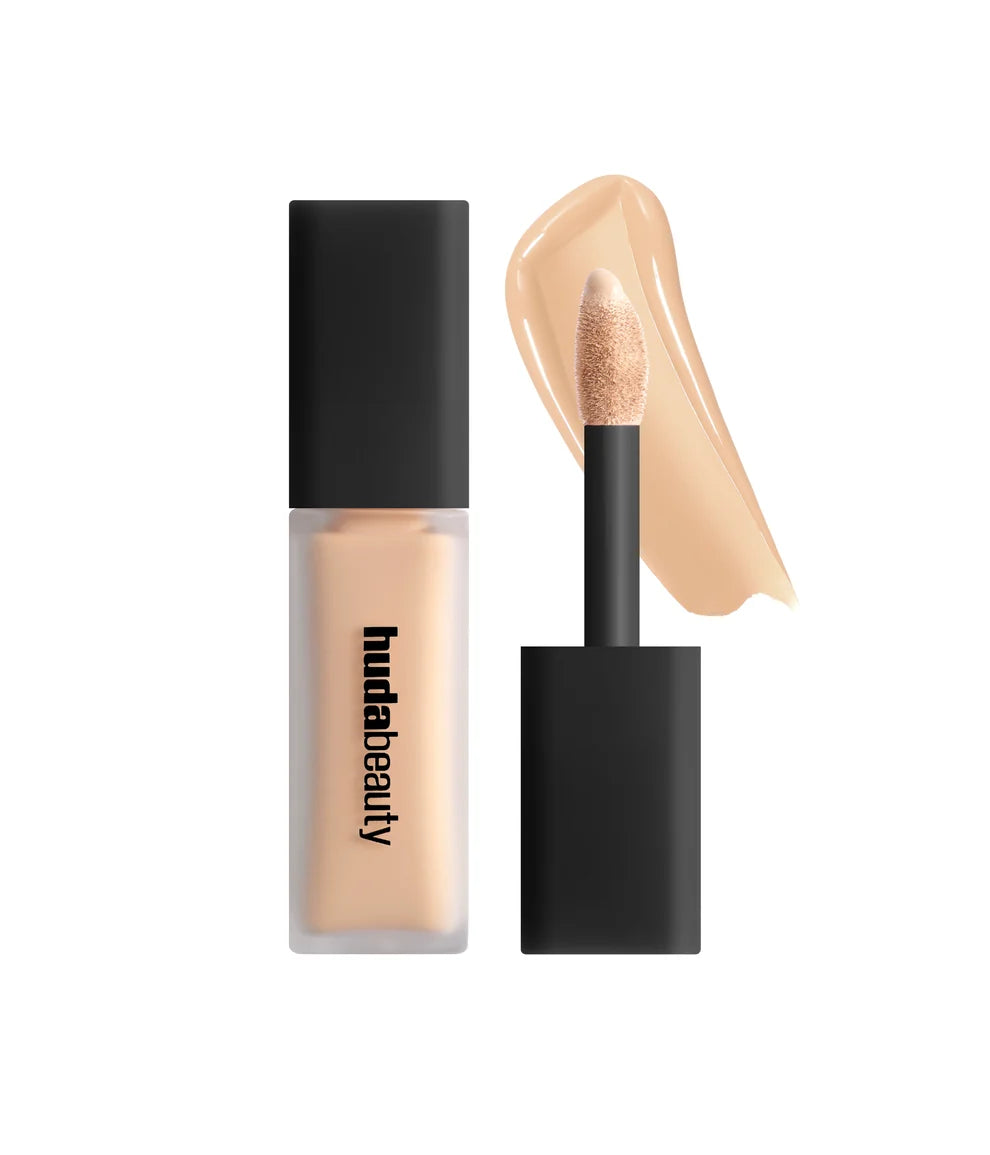 Huda Beauty FauxFilter Luminous Matte Concealer teinte Coconut Flakes 2.7
