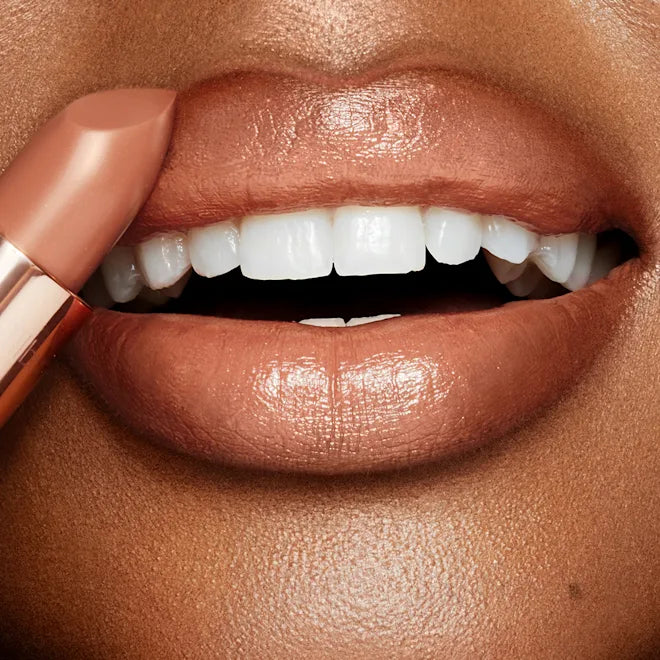 Charlotte Tilbury K.I.S.S.I.N.G Ref:YES HONEY