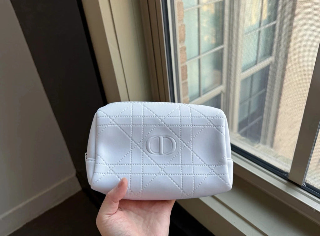 DIOR trousse cannage blanche